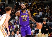 开云体育app-詹姆斯再现神来之笔，湖人横扫对手