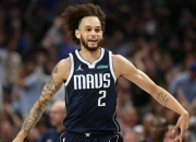 开云APP-克罗托内主场大败，遭遇横扫的简单介绍