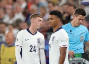 开云体育官网-包含英格兰队斗志昂扬，准备赢得胜利的词条