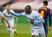 开云体育下载-瓦伦西亚好胜如潮，取得关键胜利