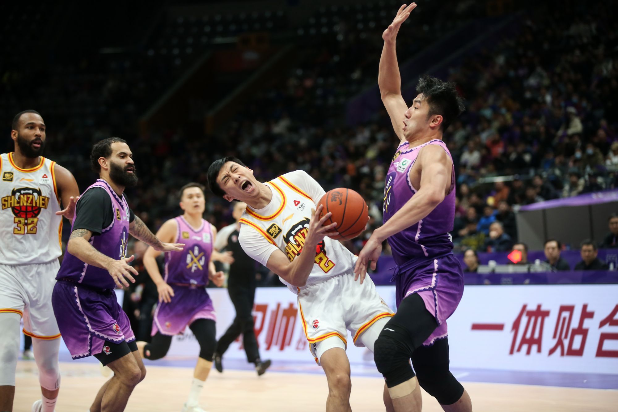 深圳队全力以赴,绝地反击逆转比赛 深圳队全力以赴,绝地反击逆转比赛