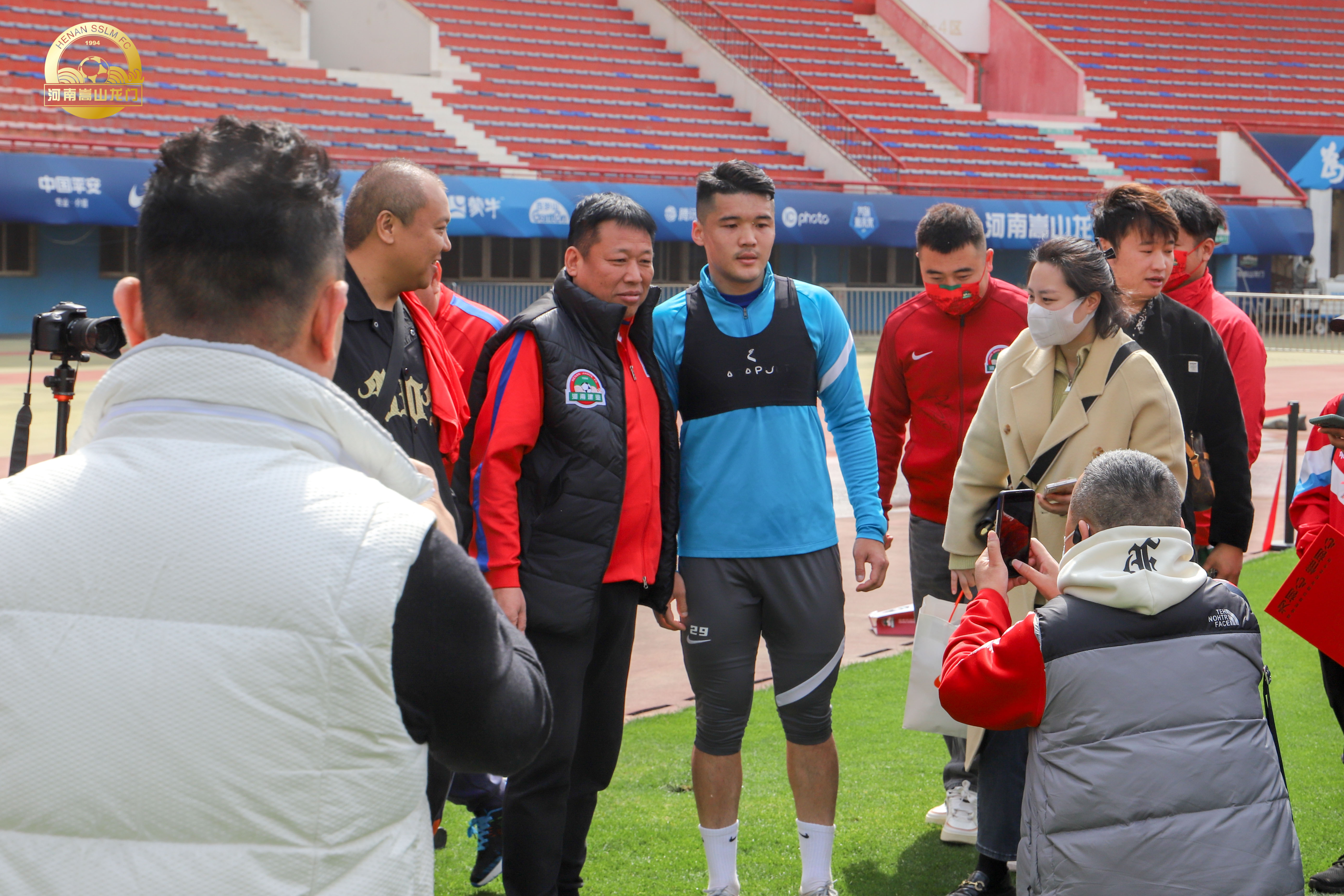 关于足球竞技的魅力在青年球迷中尤为引人注目的信息 关于足球竞技的魅力在青年球迷中尤为引人注目的信息