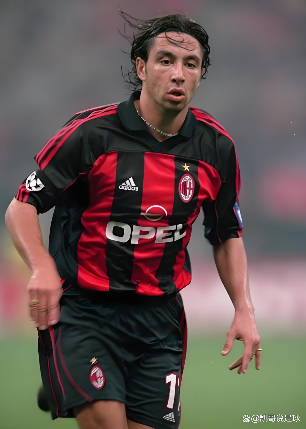 包含AC米兰引援风波不止，前途岌岌可待的词条