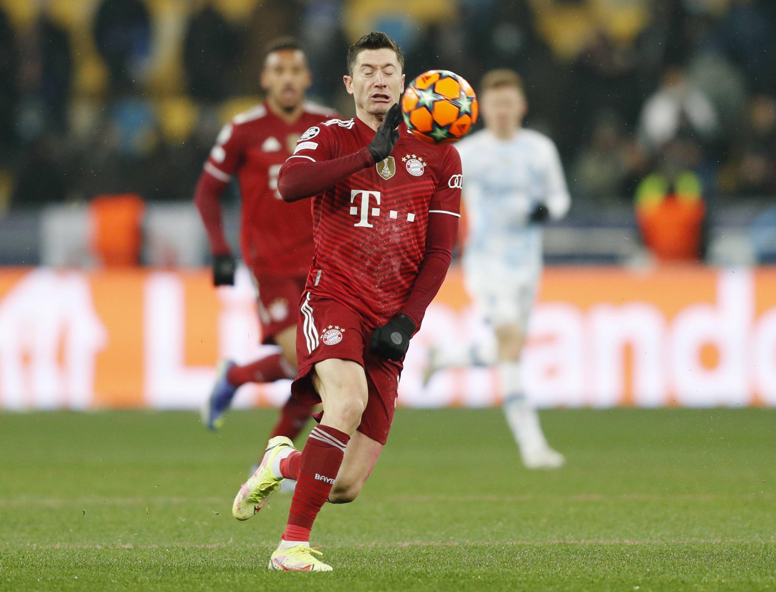 拜仁慕尼黑胜多特蒙德,莱万多夫斯基梅开二度的简单介绍 拜仁慕尼黑胜多特蒙德,莱万多夫斯基梅开二度的简单介绍