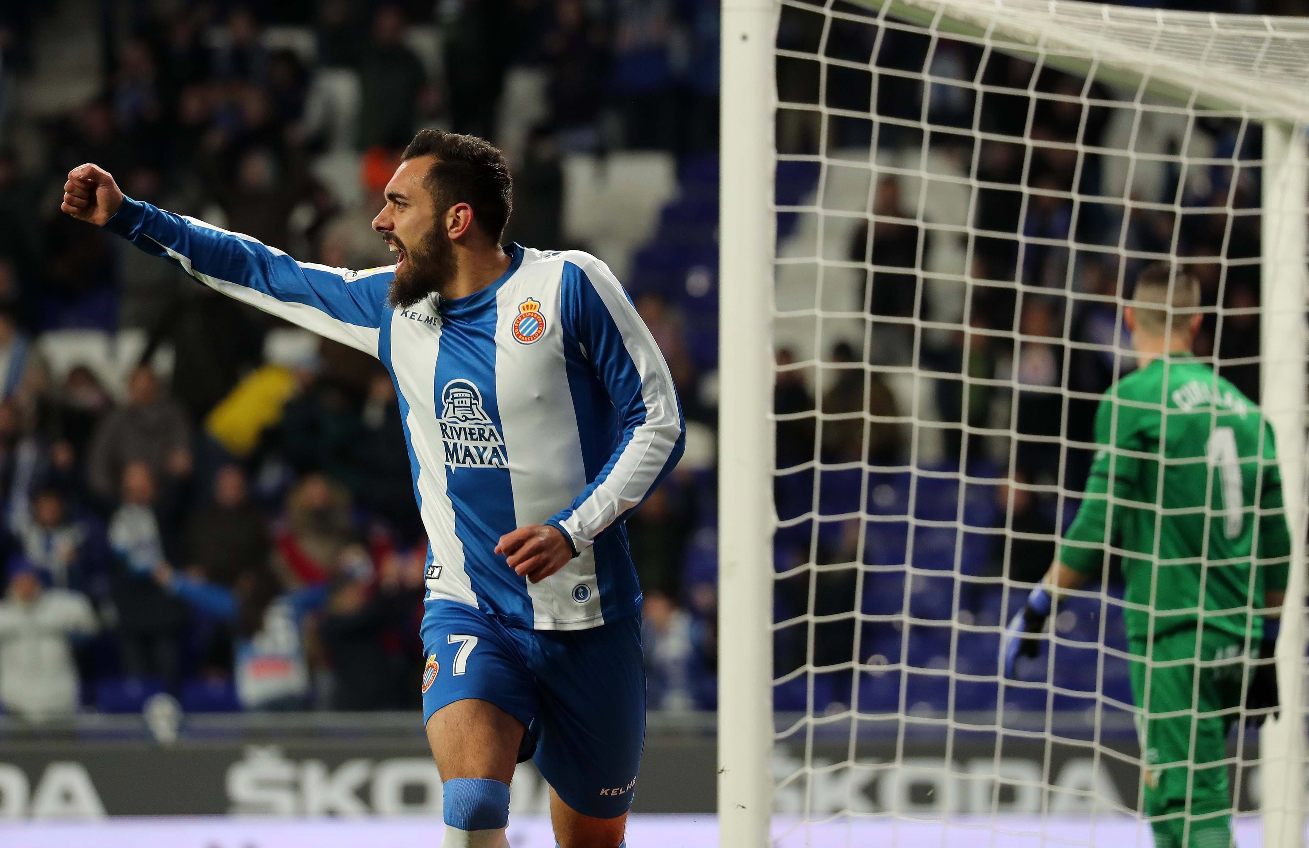 雷加利斯在与西班牙人的交锋中获胜 雷加利斯在与西班牙人的交锋中获胜