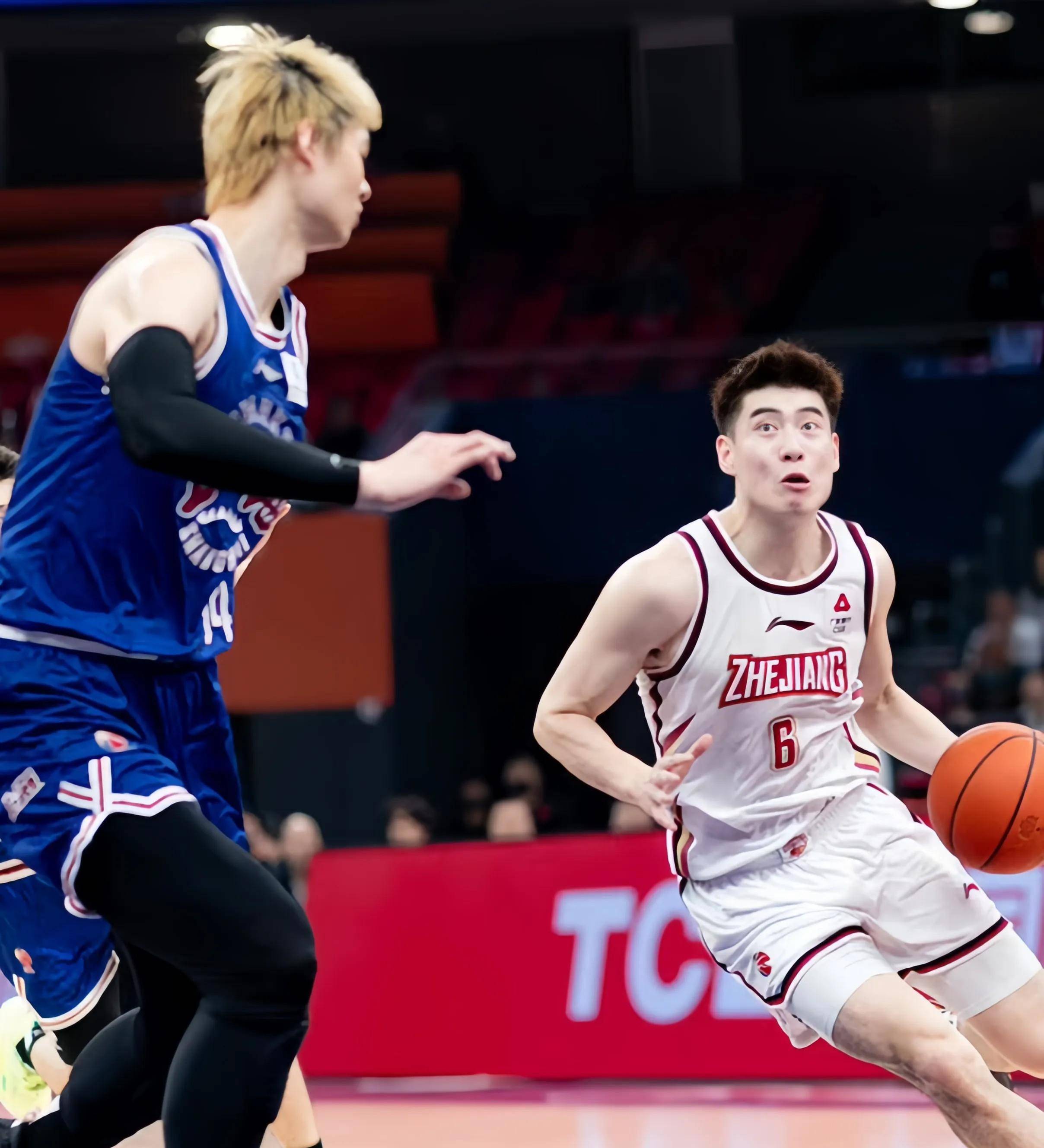 实力对决令人期待不已，赛场上精锐尽展拼搏的简单介绍