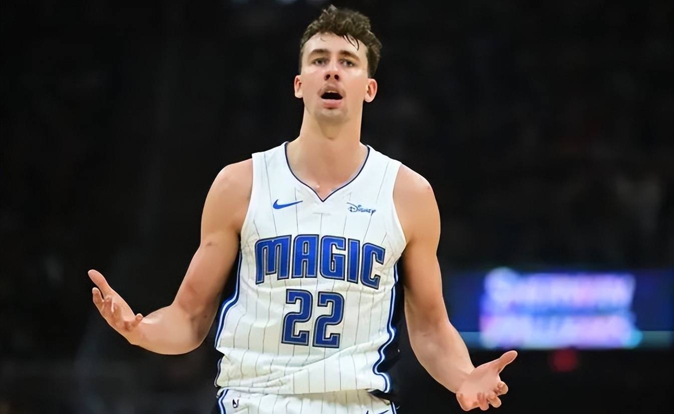 老鹰队年轻新秀崭露头角,球队潜力巨大的简单介绍 老鹰队年轻新秀崭露头角,球队潜力巨大的简单介绍