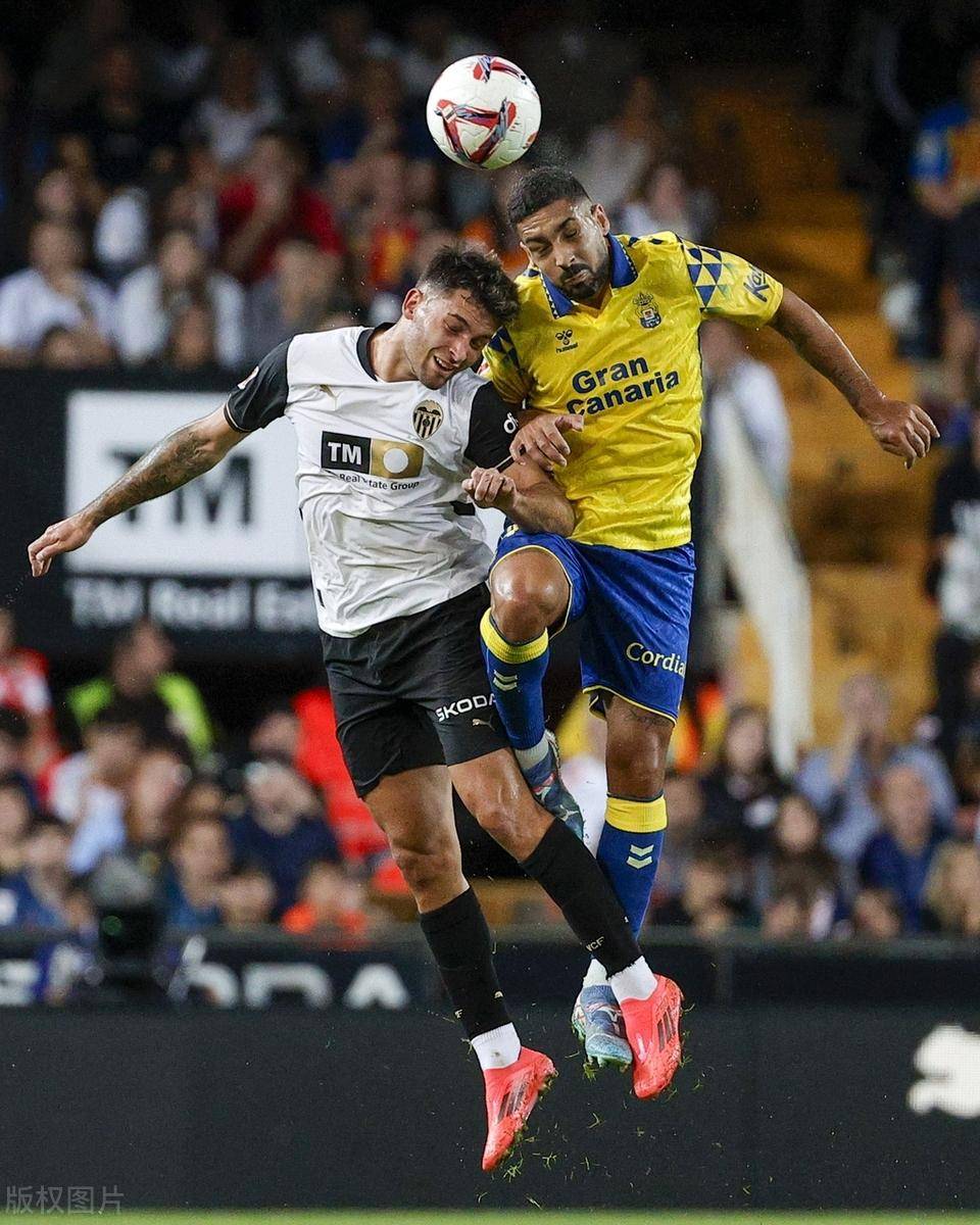 瓦伦西亚主场惨败，积分继续滑落