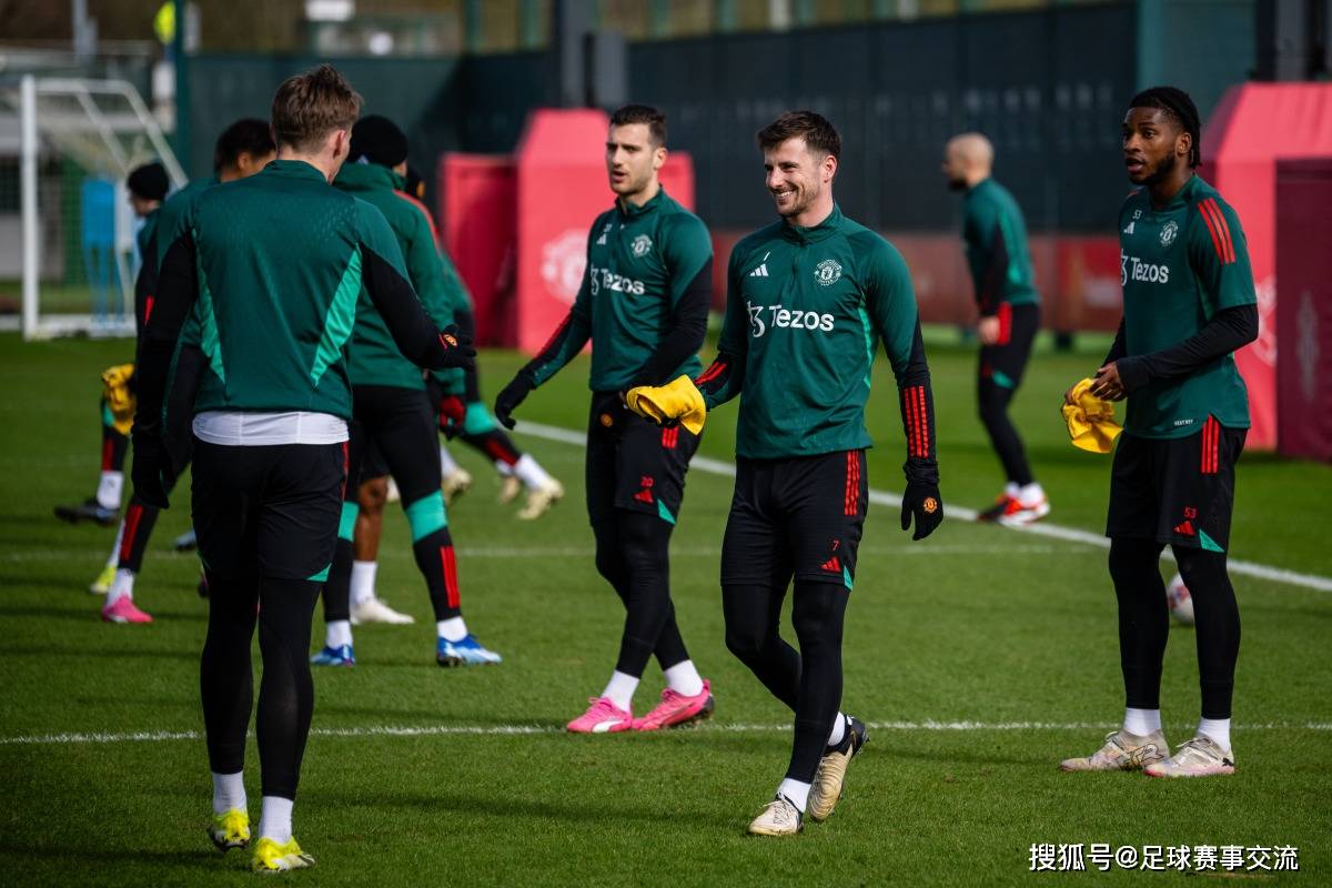 顶级足球联赛激烈角逐，悬念丛生的简单介绍