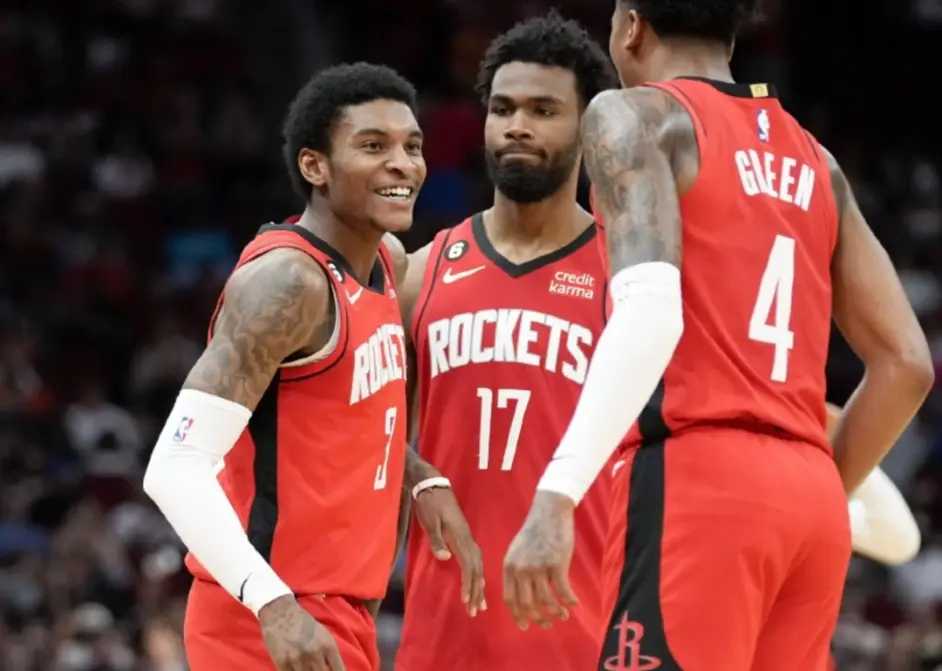 火箭阵容强大，实力碾压对手获得胜利的简单介绍