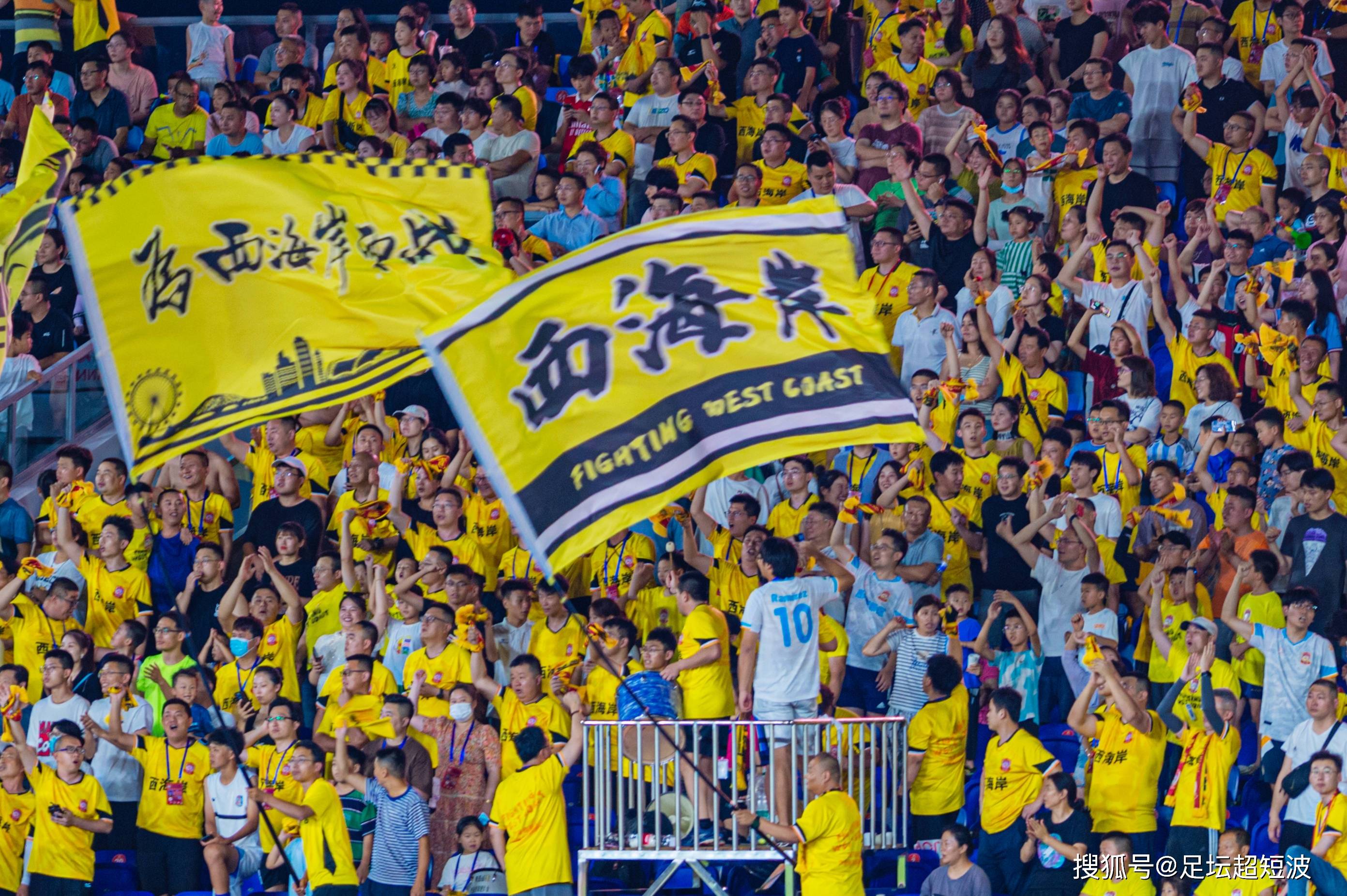 包含青岛中能新赛季亮丽开局！外援中卫成为支撑点的词条