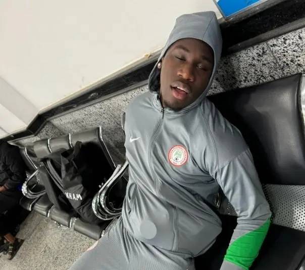 裁判误判引发球队抗议,对赛局造成重大影响 裁判误判引发球队抗议,对赛局造成重大影响