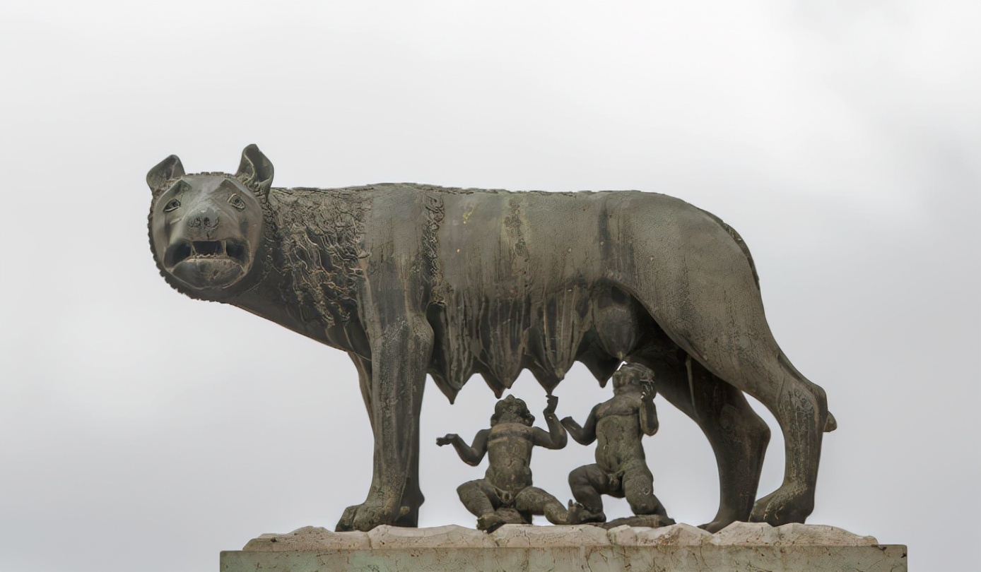 包含罗马主场艰难取胜，黄金狼军团展现不屈斗志的词条