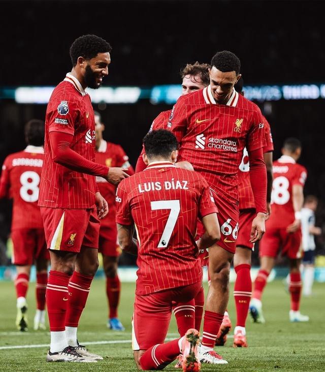 包含利物浦保持不败，小组赛领跑局面依旧的词条