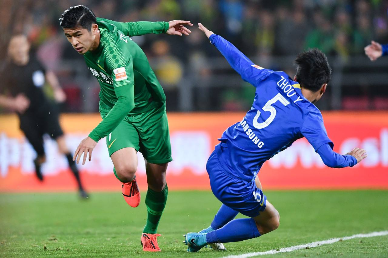 前锋出彩,连续攻破对手球门 前锋出彩,连续攻破对手球门