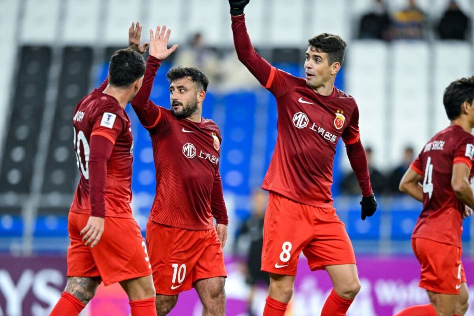 球员破门得分！球队在亚冠比赛中取得领先