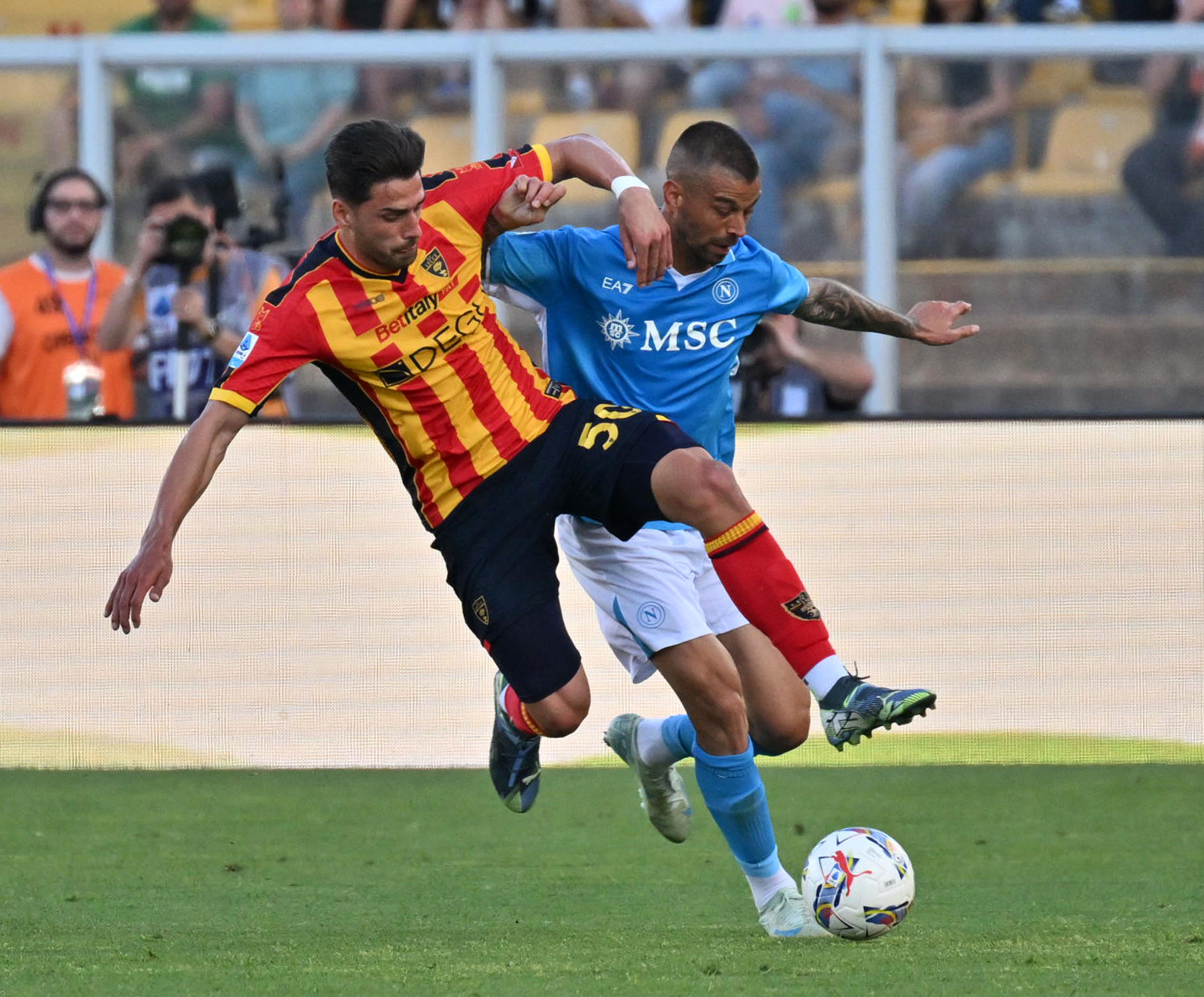 意甲联赛中的角逐热血激烈