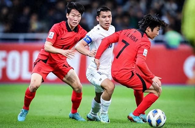 亚洲足球赛场上球队的出色表现