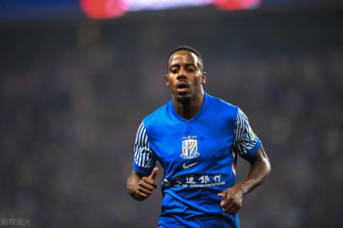 关于球员风采凸显，攻守兼备，场上表现抢眼的信息