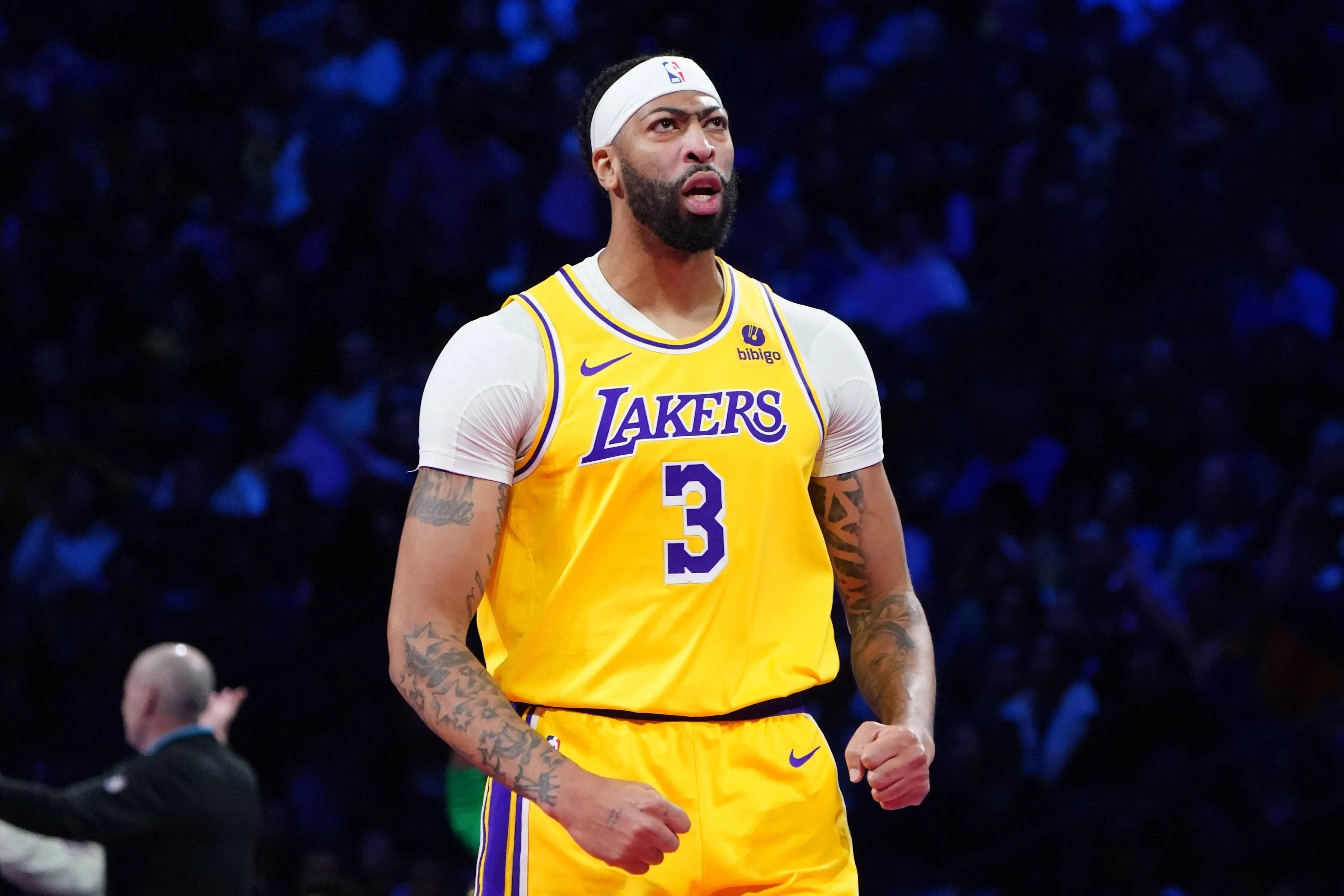 包含浓眉男连场得分数破百引关注的词条