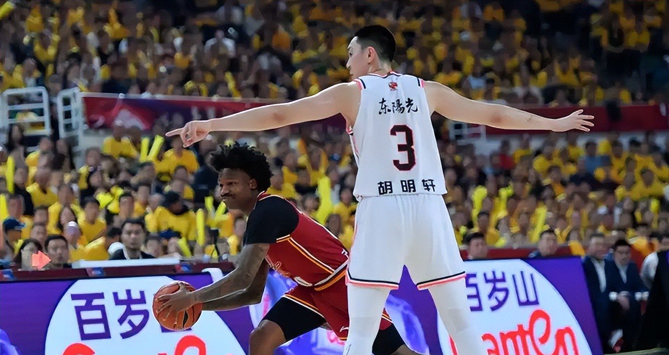 广东强队实力碾压对手夺冠