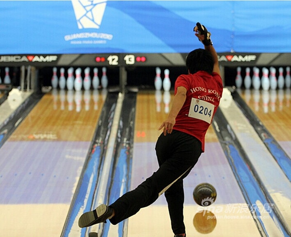 精妙抢球！球员展现高超技巧