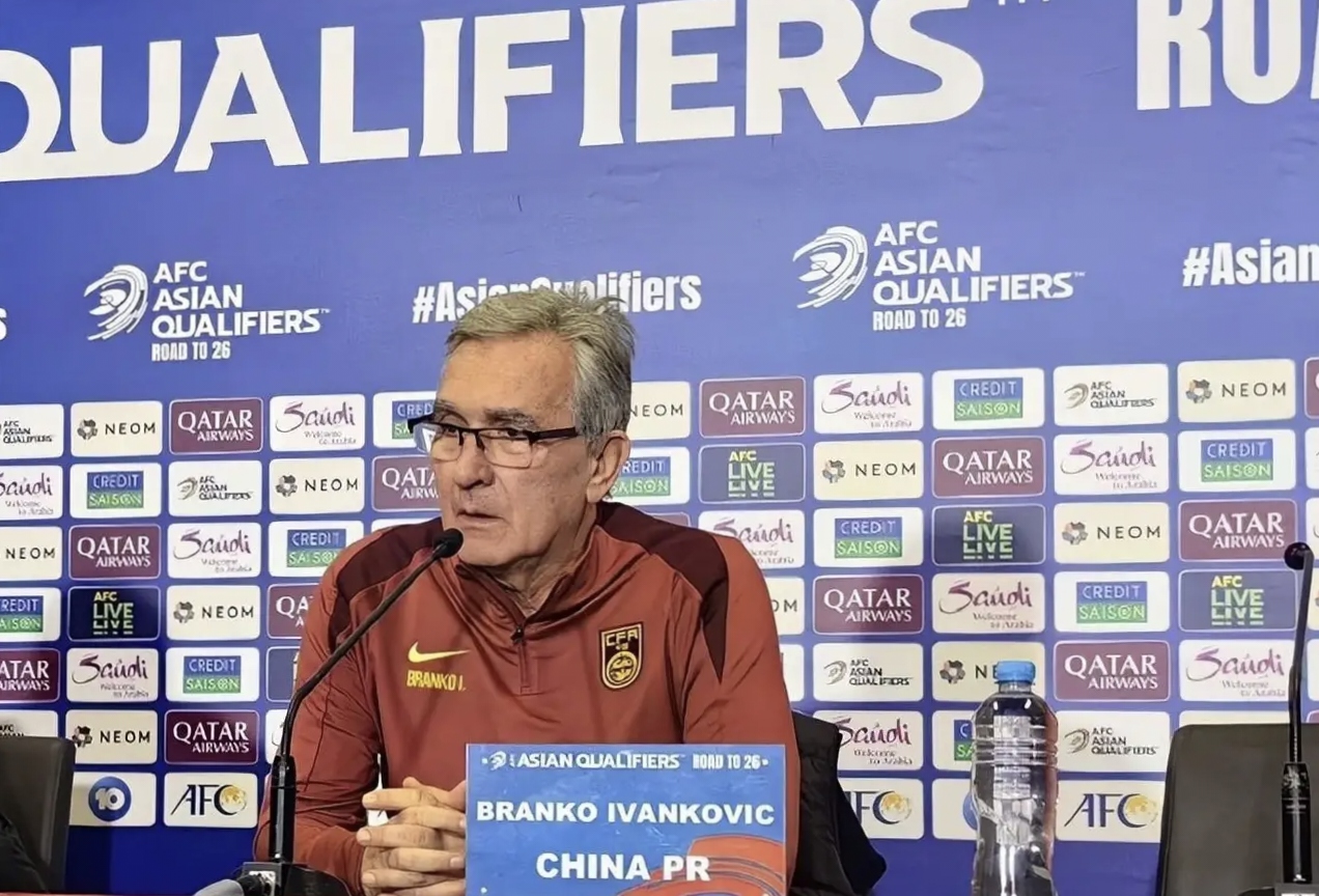 关于国家队缺兵少将难获佳绩，教练下课风波的信息