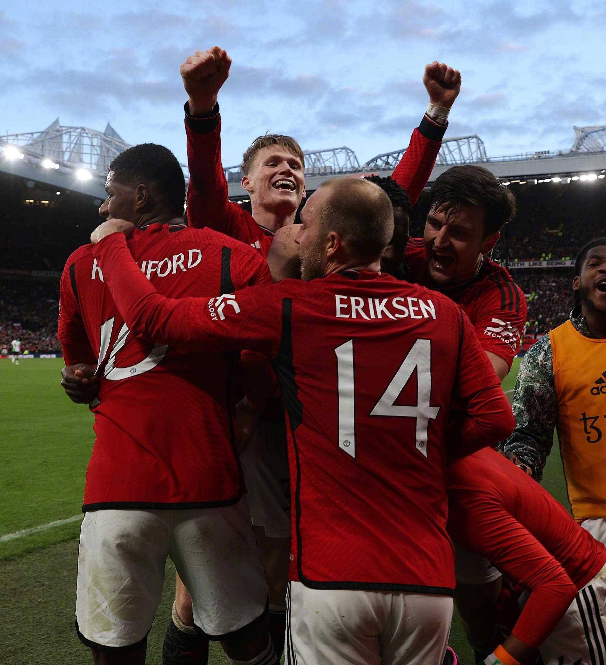 曼联逆转取胜,连胜继续卫冕 曼联逆转取胜,连胜继续卫冕