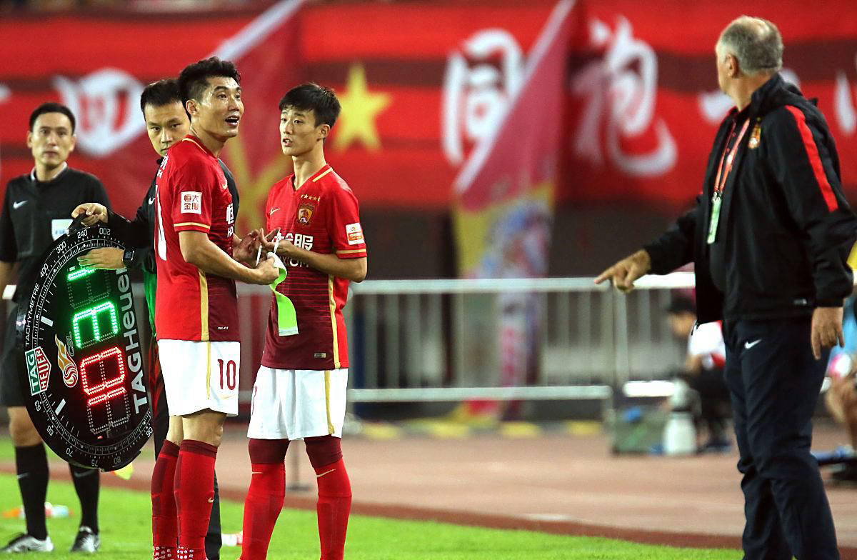 包含中超球队出征亚冠，备战正酣-中超劲旅冲击亚冠赛场的词条