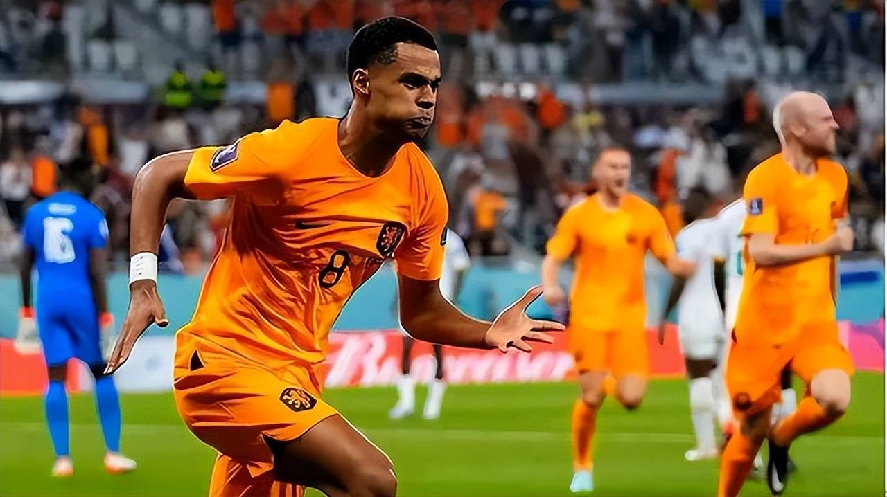 关于荷兰中场在场上屡屡关键突破制造威胁的信息 关于荷兰中场在场上屡屡关键突破制造威胁的信息