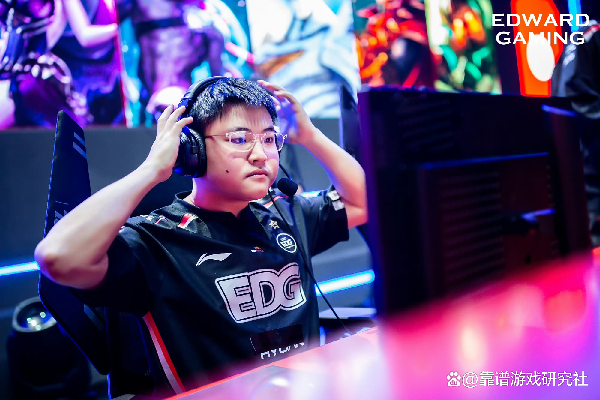 包含EDG鏖战TES,Scout线上压制力十足强强对话淘汰赛,让粉丝疯狂欢呼的词条 包含EDG鏖战TES,Scout线上压制力十足强强对话淘汰赛,让粉丝疯狂欢呼的词条