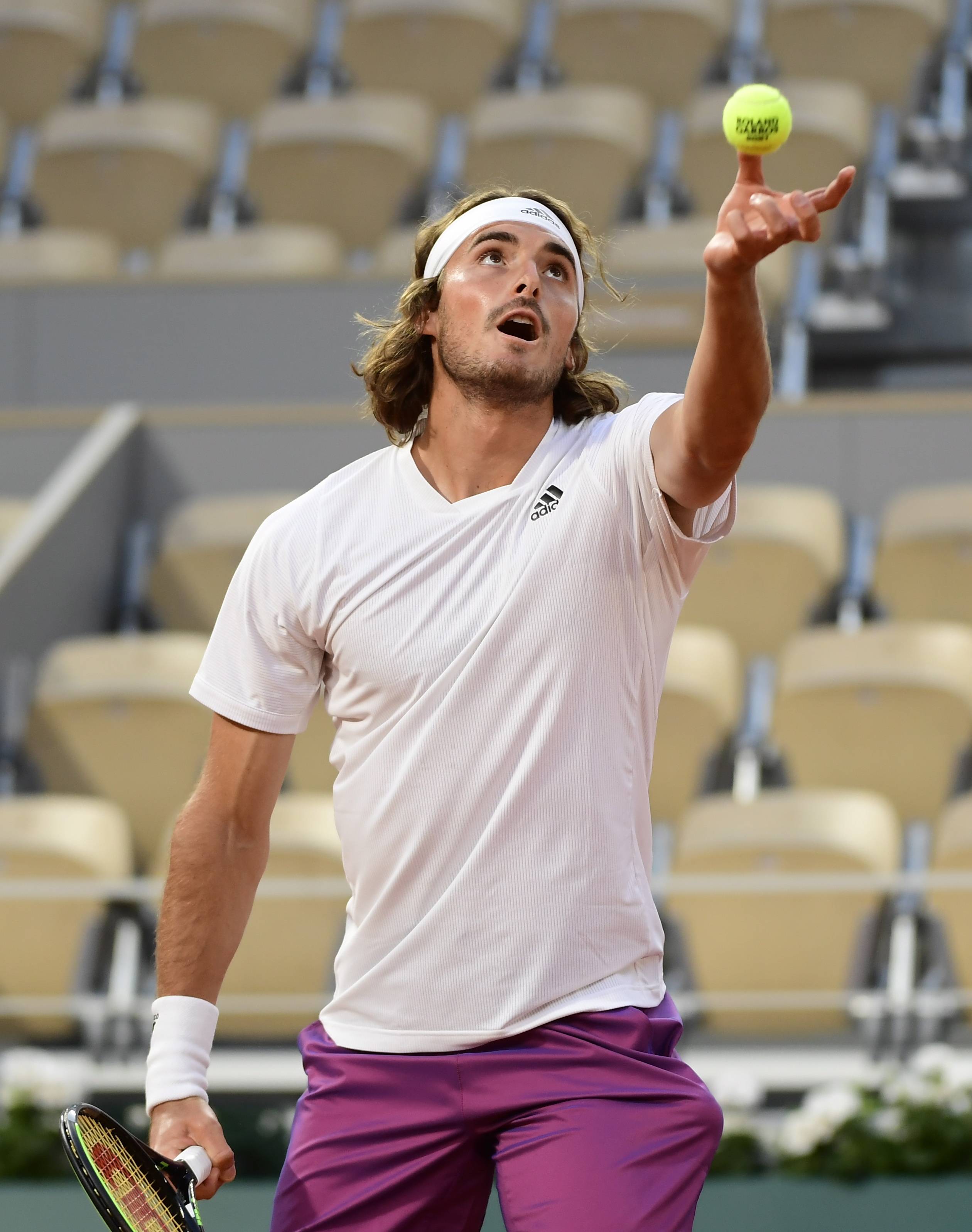 包含西班牙网球队强势世界网球队，西西帕斯制霸全场的词条