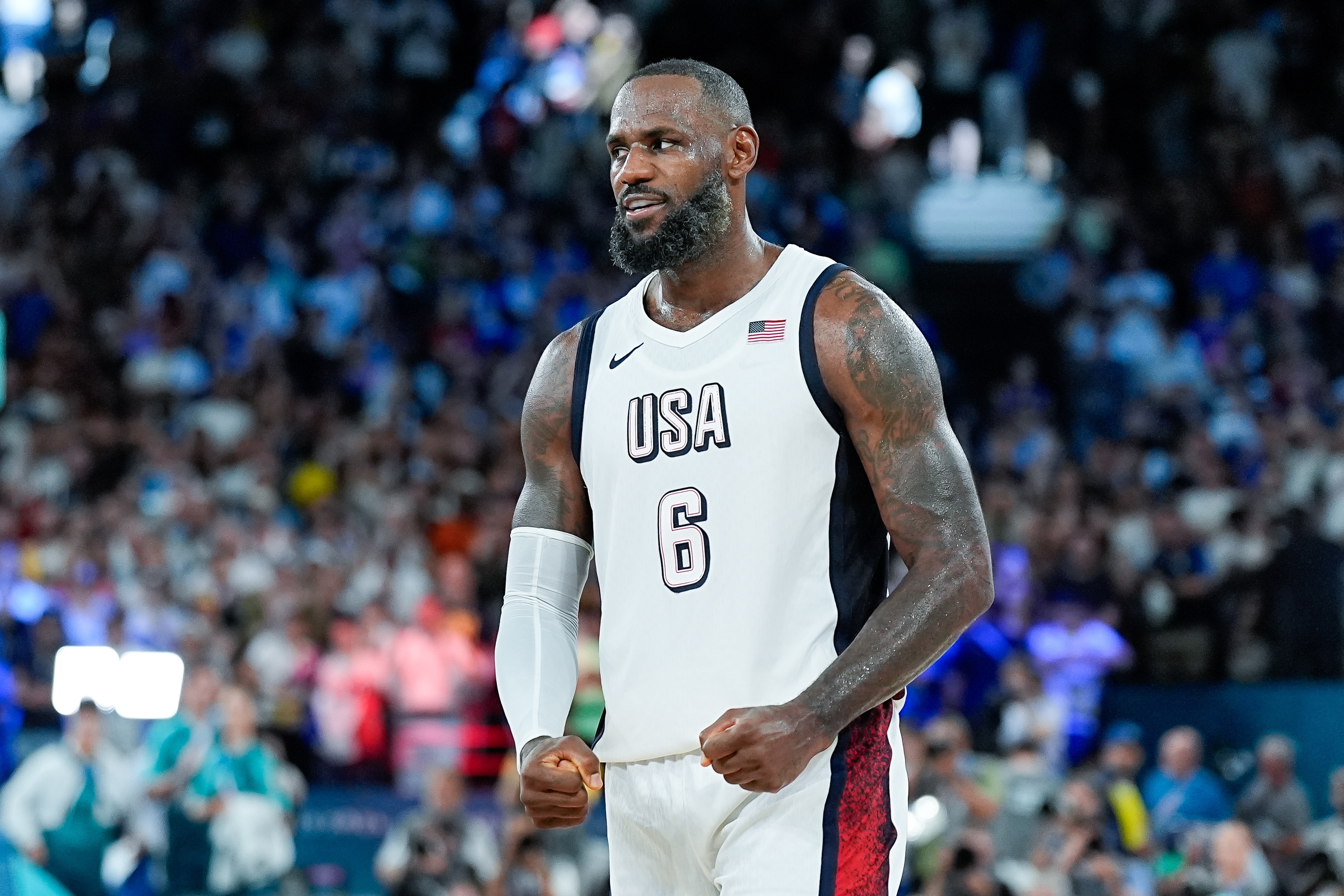 江苏队力克山东队,詹姆斯状态火热 江苏队力克山东队,詹姆斯状态火热