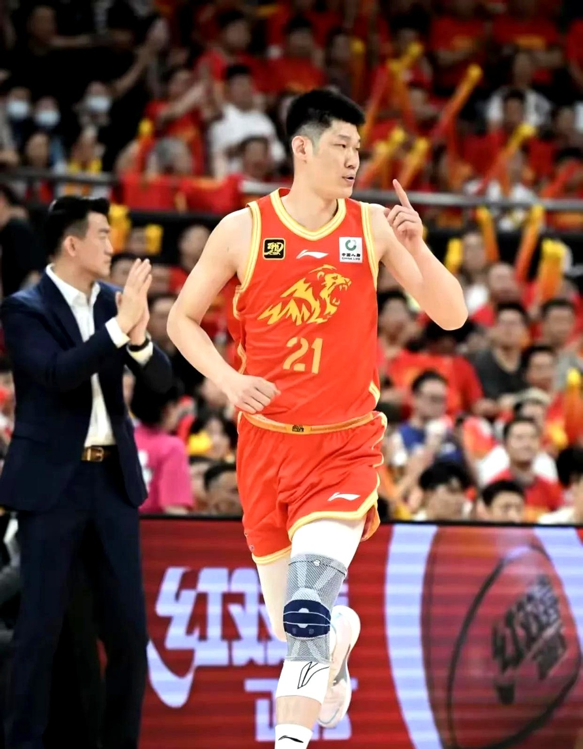 浙江队险胜湖人,胡金秋惊艳四座 浙江队险胜湖人,胡金秋惊艳四座